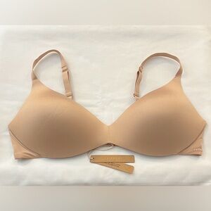 SKIMS WIRELESS FORM PUSH-UP PLUNGE BRA